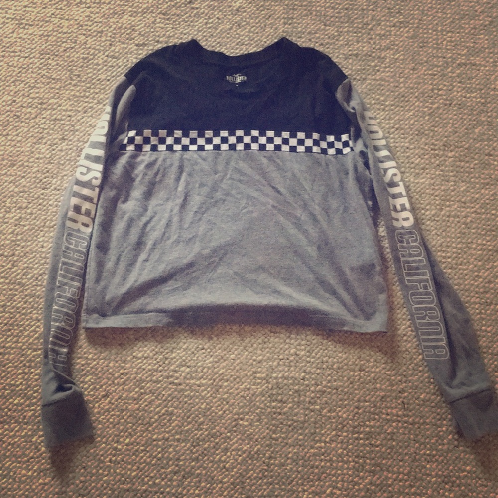 Hollister trendy cropped shirt